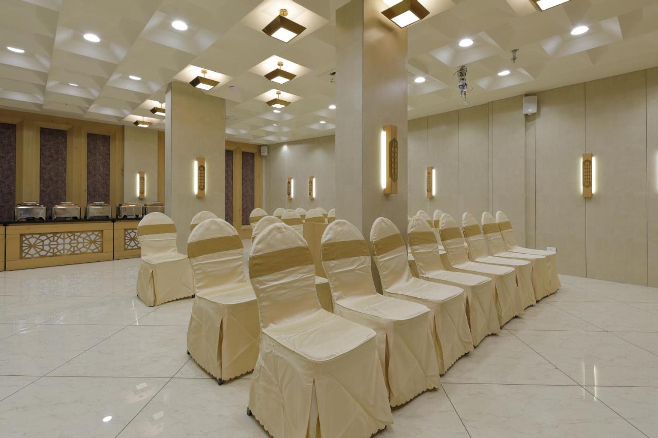 होटल Elysian Residency Ahmedabad