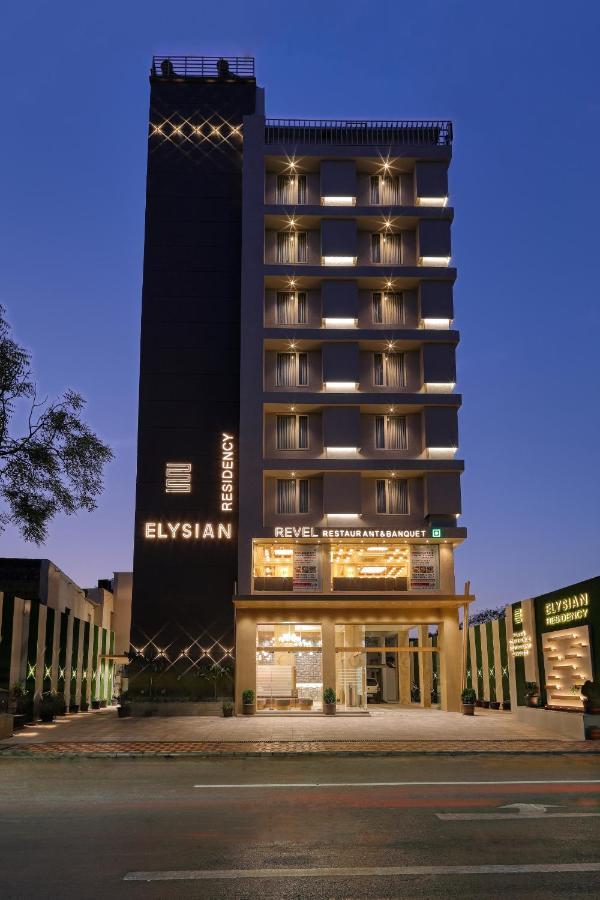 होटल Elysian Residency 3*